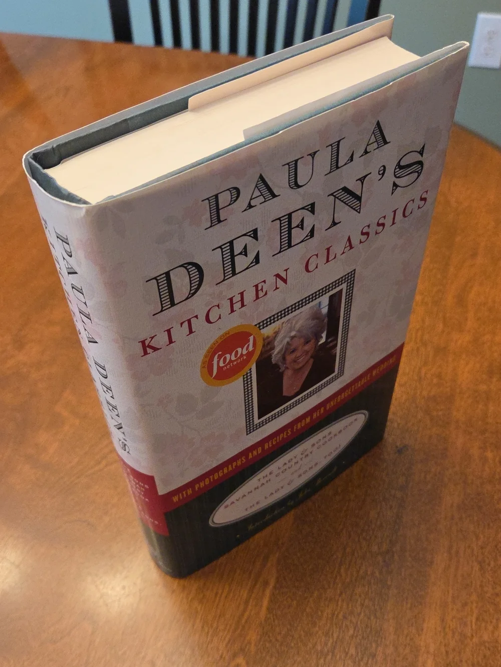 Paula Deen's Kitchen Classics Cookbook - 2005
